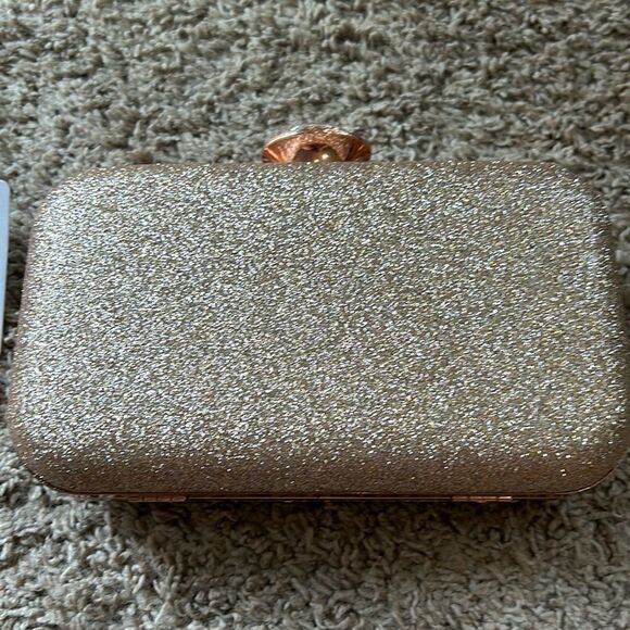 NWT Rose gold clutch and earrings. - Picture 3 of 4